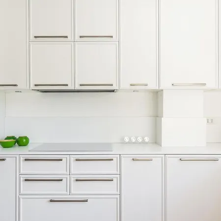 Pure White Luxury - Bymyhomeincomo Apartment