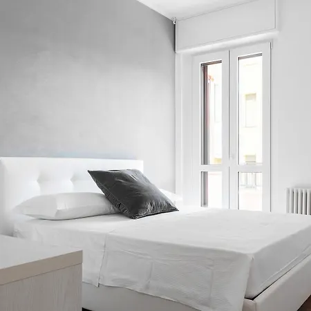 Pure White Luxury - Bymyhomeincomo Lejlighed *
