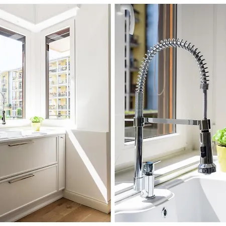 Apartment Pure White Luxury - Bymyhomeincomo *