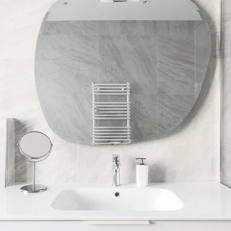 Pure White Luxury - Bymyhomeincomo Lejlighed Como